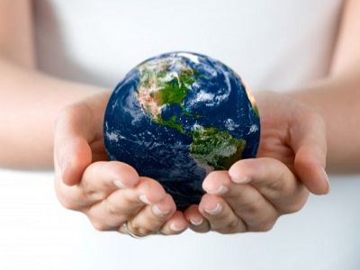 Мир в руках. Истчоник - http://novostiua.net/ Мир в руках. Истчоник - http://novostiua.net/