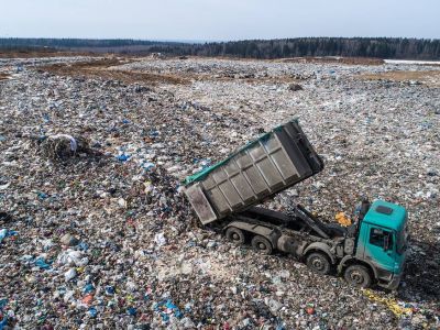 Полигон твердых бытовых отходов "Ядрово" в Подмосковье. Фото: Сергей Бобылев/ТАСС Полигон твердых бытовых отходов "Ядрово" в Подмосковье. Фото: Сергей Бобылев/ТАСС