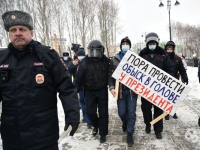 "Пора провести обыск в голове у президента". Фото: Сергей Попов, Каспаров.Ru